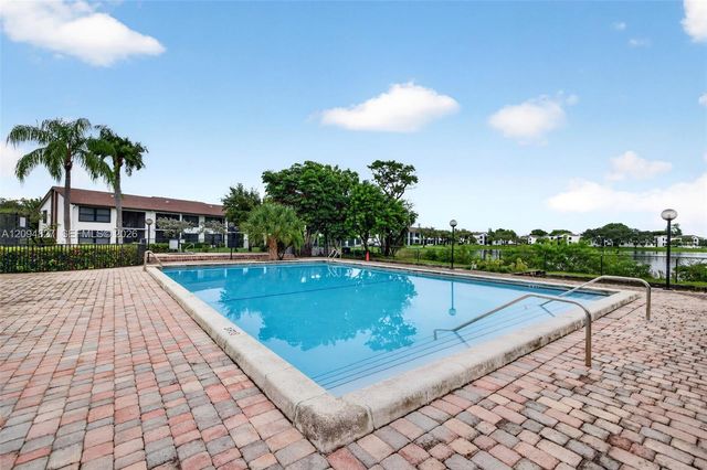 204 Lake Pointe Drive 107, Oakland Park, FL 33309