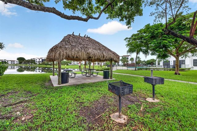 204 Lake Pointe Drive 107, Oakland Park, FL 33309
