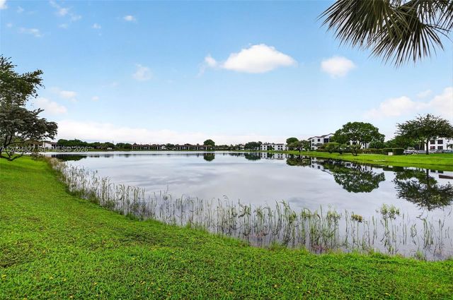204 Lake Pointe Drive 107, Oakland Park, FL 33309