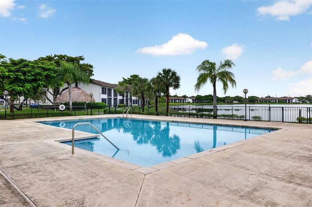 204 Lake Pointe Drive 107, Oakland Park, FL 33309