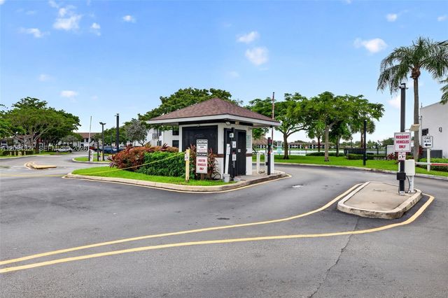 204 Lake Pointe Drive 107, Oakland Park, FL 33309