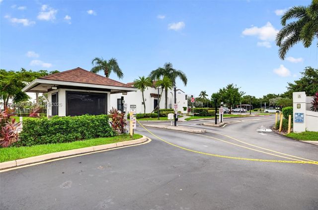 204 Lake Pointe Drive 107, Oakland Park, FL 33309