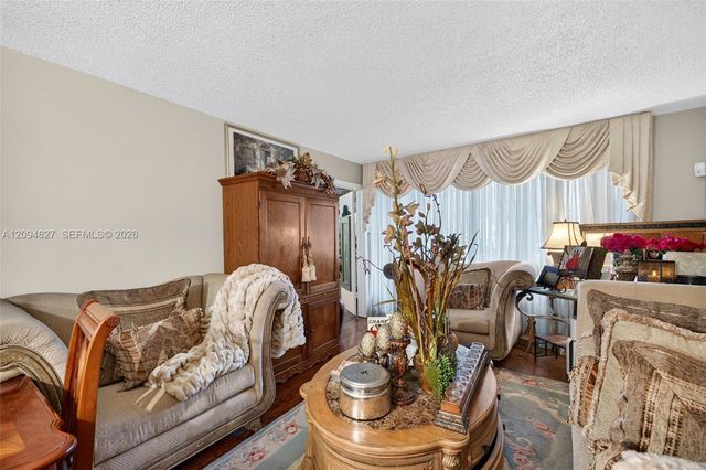 204 Lake Pointe Drive 107, Oakland Park, FL 33309