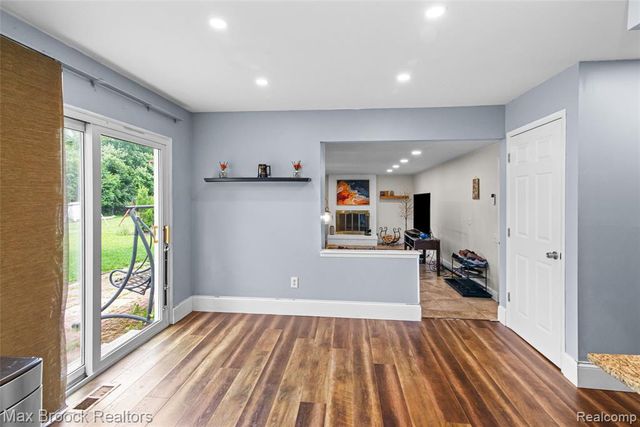 5484 Kingsfield Drive, West Bloomfield, MI 48322