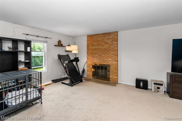 5484 Kingsfield Drive, West Bloomfield, MI 48322