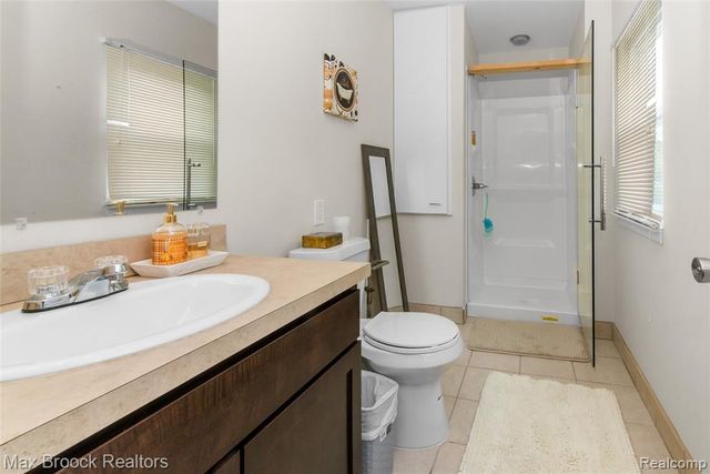 5484 Kingsfield Drive, West Bloomfield, MI 48322