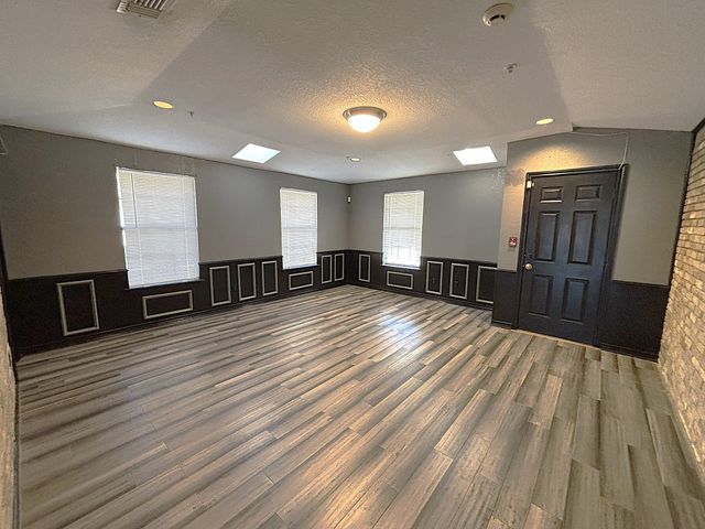 3042 Kiestridge Drive, Dallas, TX 75233