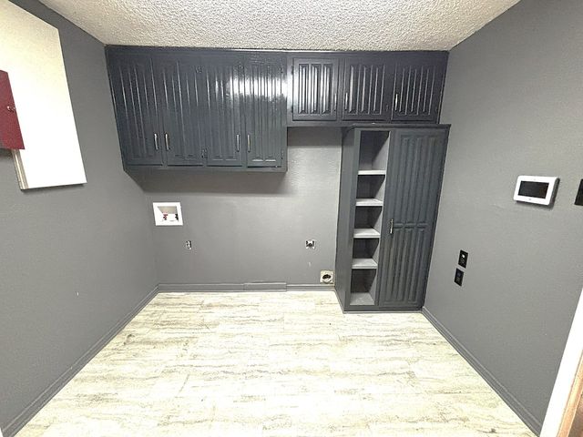 3042 Kiestridge Drive, Dallas, TX 75233