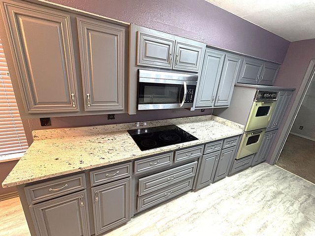 3042 Kiestridge Drive, Dallas, TX 75233