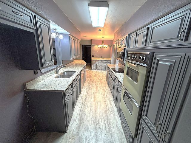 3042 Kiestridge Drive, Dallas, TX 75233