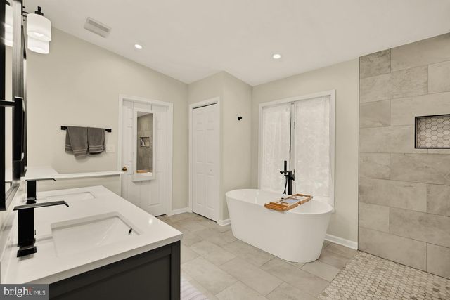 4721 PICKETT RD, Fairfax, VA 22032