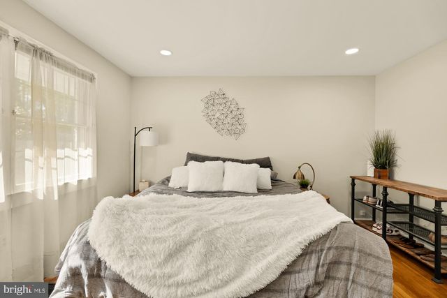4721 PICKETT RD, Fairfax, VA 22032