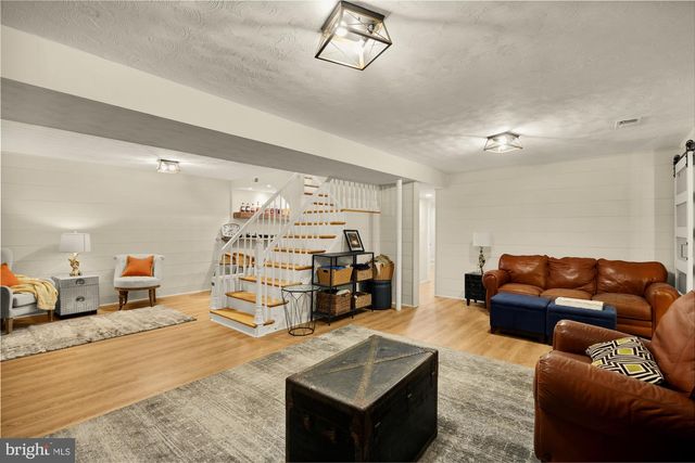 4721 PICKETT RD, Fairfax, VA 22032