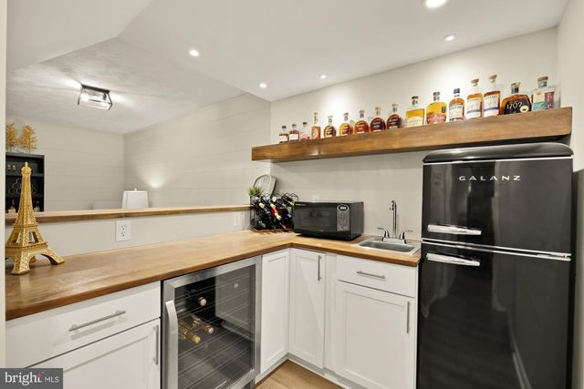 4721 PICKETT RD, Fairfax, VA 22032