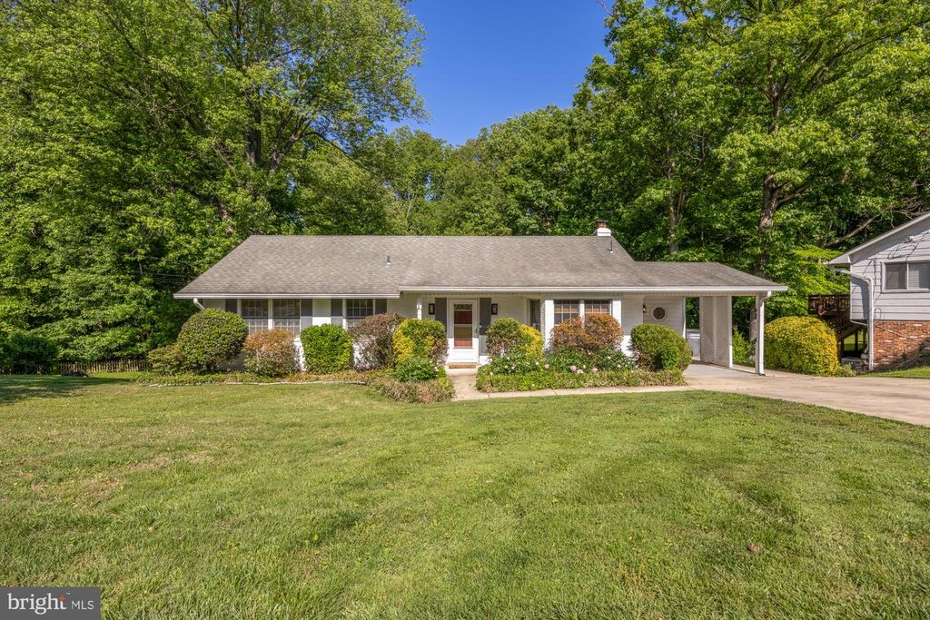 4721 PICKETT RD, Fairfax, VA 22032
