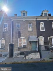 310 CARPENTER ST, Reading, PA 19602