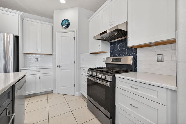 1414 N RIVER CIRCLE, Tarpon Springs, FL 34689