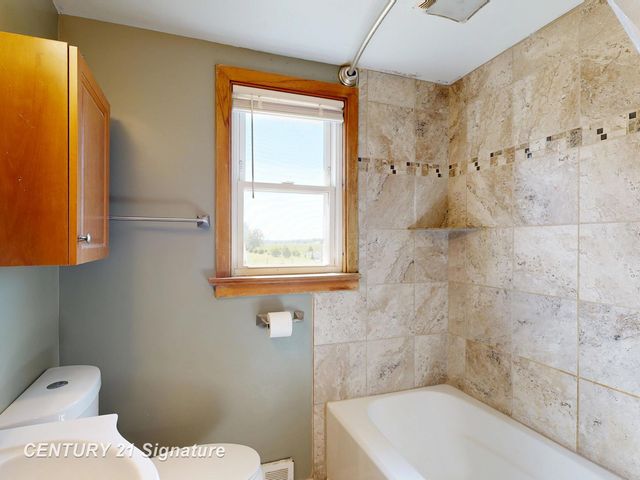 5940 East Road, Saginaw, MI 48601