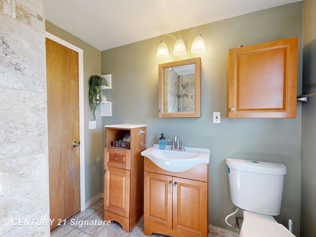 5940 East Road, Saginaw, MI 48601