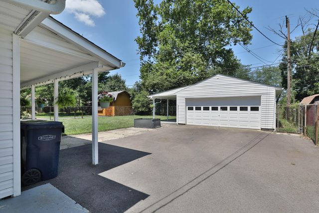 4704 Hillcrest Street N, Hilliard, OH 43026