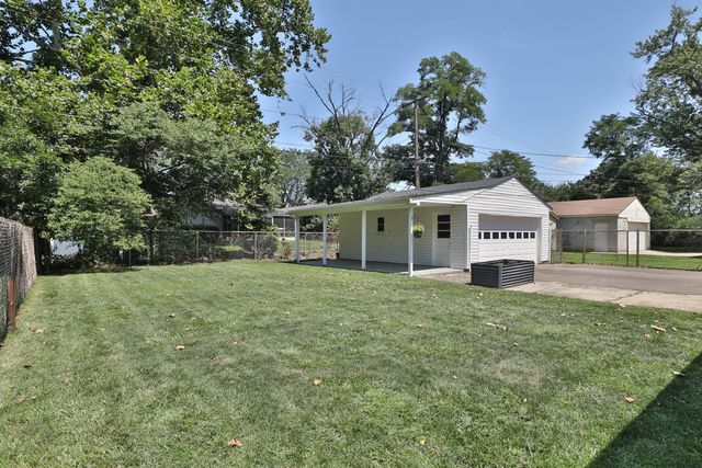 4704 Hillcrest Street N, Hilliard, OH 43026