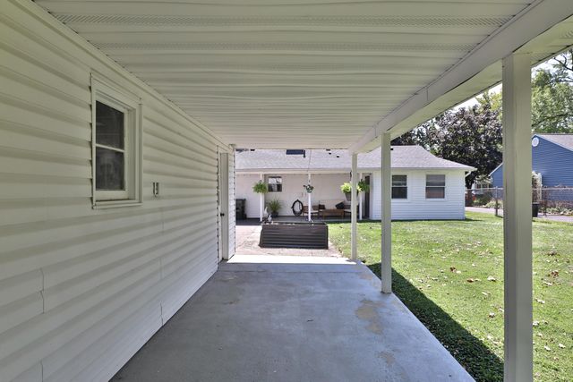 4704 Hillcrest Street N, Hilliard, OH 43026