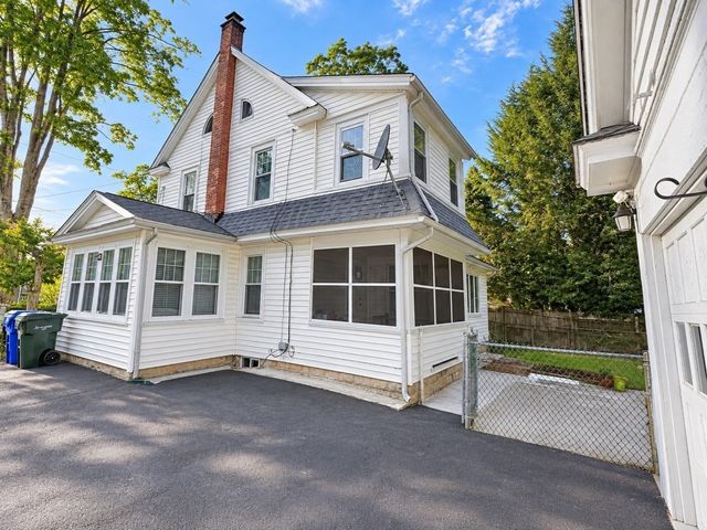 25 Wexford St., Springfield, MA 01118