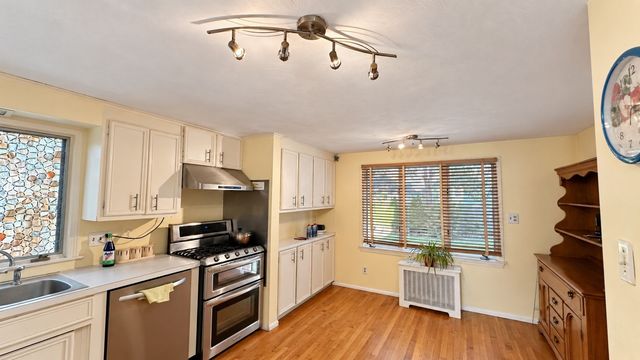 25 Wexford St., Springfield, MA 01118