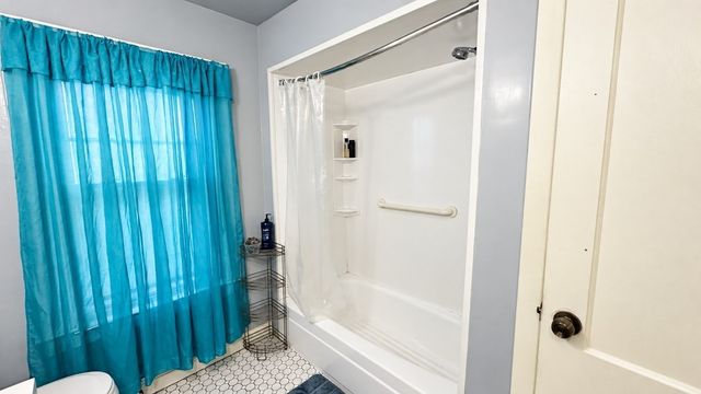 25 Wexford St., Springfield, MA 01118