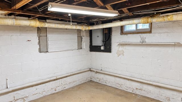 25 Wexford St., Springfield, MA 01118