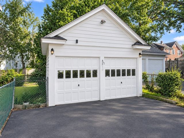 25 Wexford St., Springfield, MA 01118