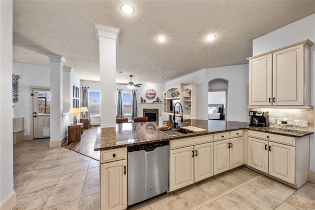 31025 Sunfall Trail Lane, Spring, TX 77386