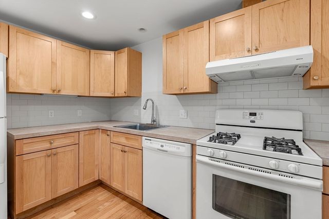 9 Franzone Dr 9, Haverhill, MA 01835