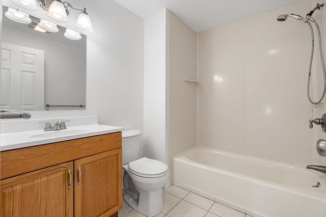 9 Franzone Dr 9, Haverhill, MA 01835