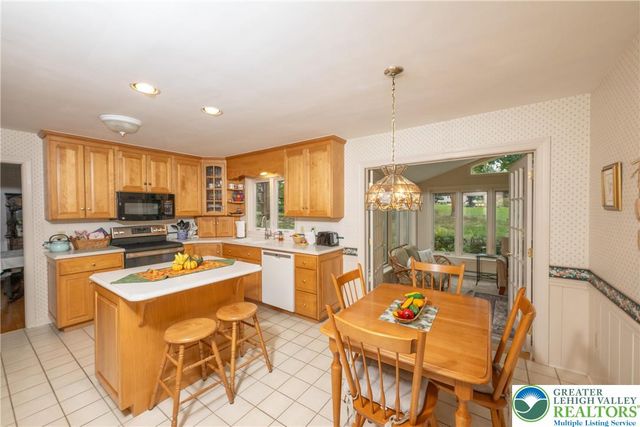 2570 Millbrook Drive, Lower Macungie Twp, PA 18049