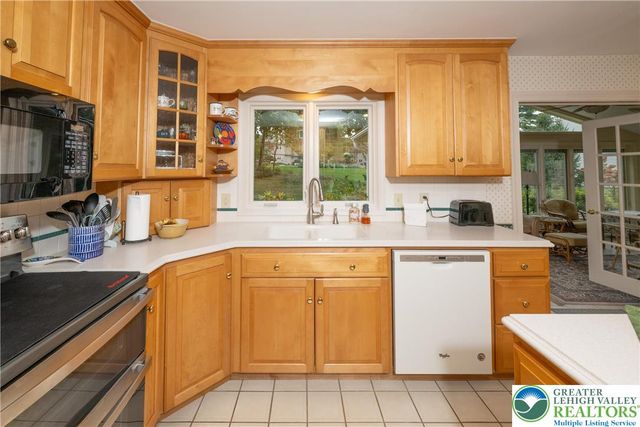 2570 Millbrook Drive, Lower Macungie Twp, PA 18049