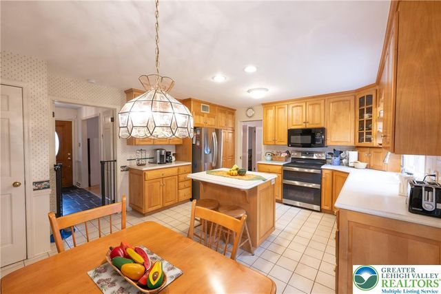 2570 Millbrook Drive, Lower Macungie Twp, PA 18049