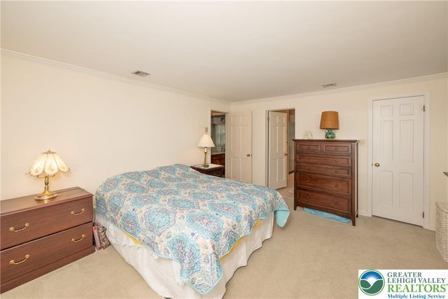 2570 Millbrook Drive, Lower Macungie Twp, PA 18049