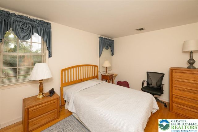 2570 Millbrook Drive, Lower Macungie Twp, PA 18049