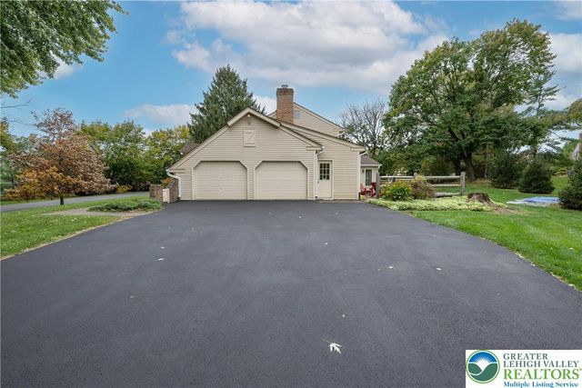 2570 Millbrook Drive, Lower Macungie Twp, PA 18049