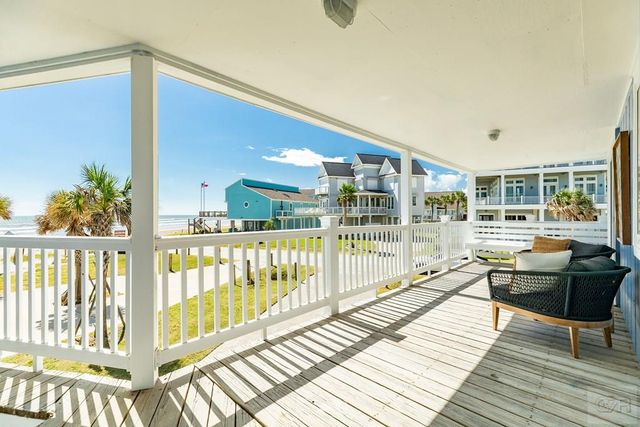 4230 Pirates Drive, Galveston, TX 77554