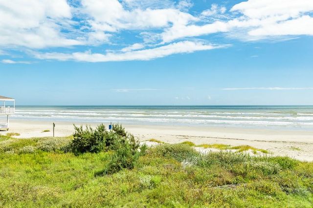 4230 Pirates Drive, Galveston, TX 77554