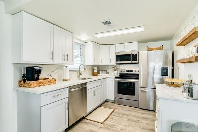 4230 Pirates Drive, Galveston, TX 77554