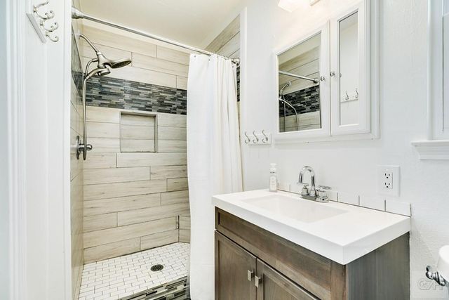 4230 Pirates Drive, Galveston, TX 77554