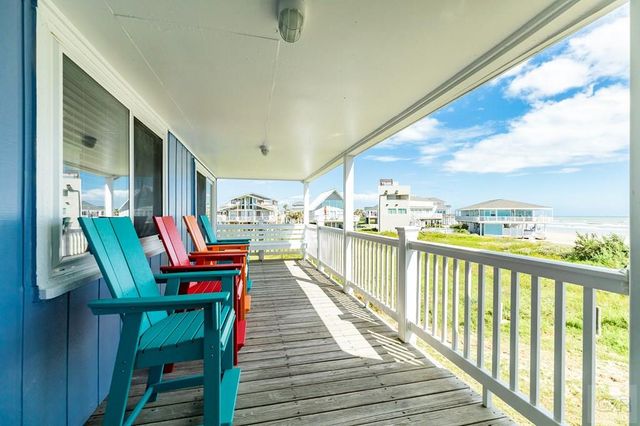 4230 Pirates Drive, Galveston, TX 77554