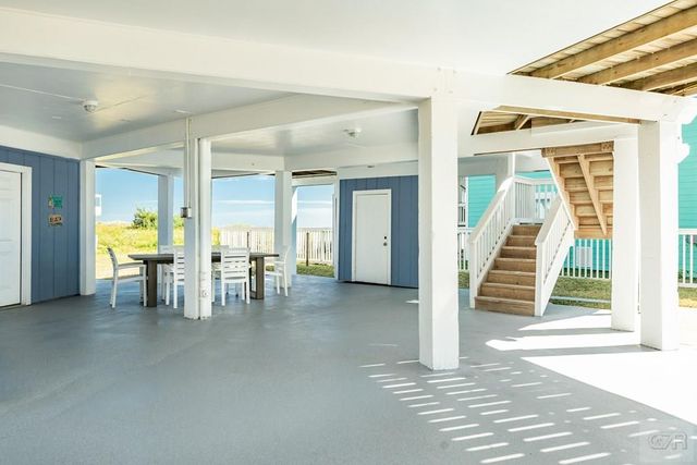 4230 Pirates Drive, Galveston, TX 77554
