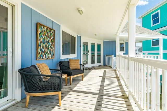 4230 Pirates Drive, Galveston, TX 77554