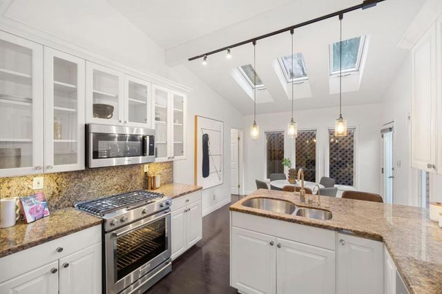 2937 San Juan Boulevard, Belmont, CA 94002