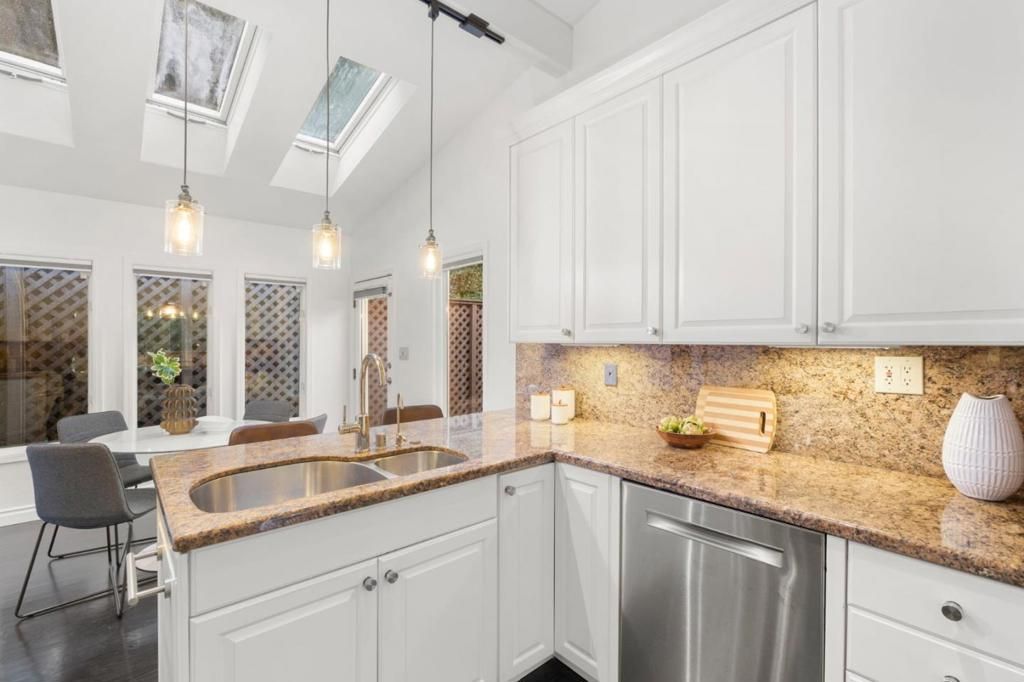 Image 10 of property listing at 2937 San Juan Boulevard, Belmont, CA 94002