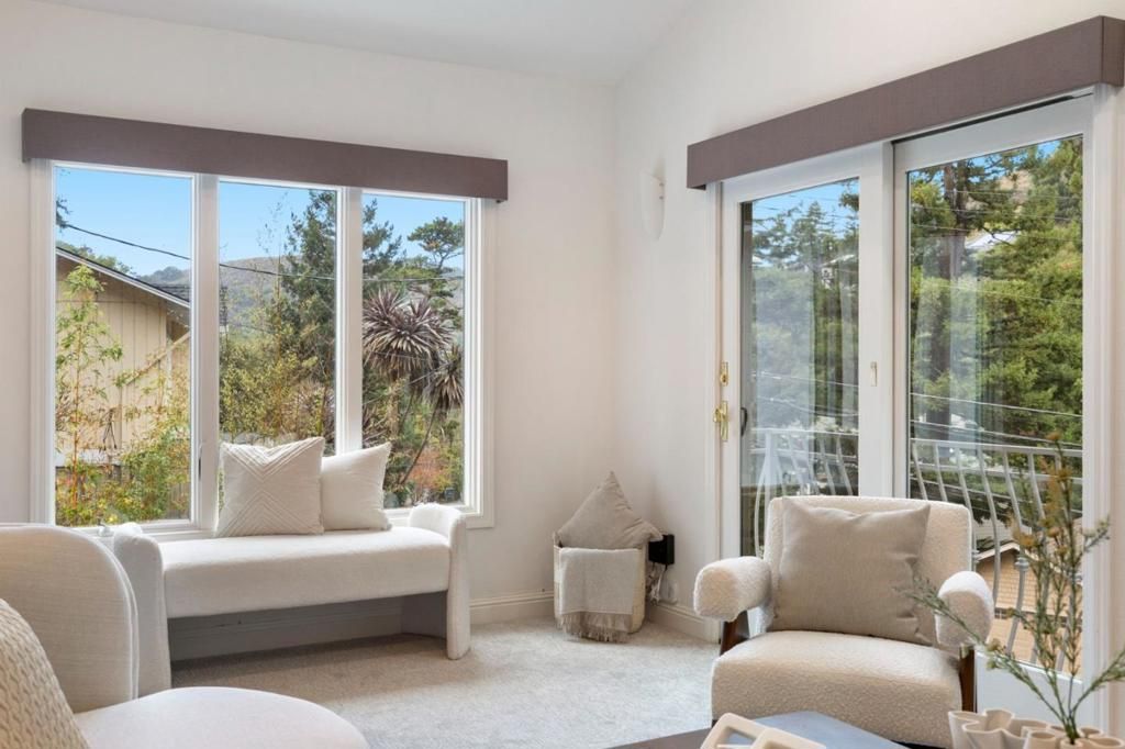 Image 17 of property listing at 2937 San Juan Boulevard, Belmont, CA 94002